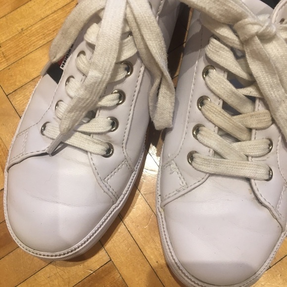 Tommy Hilfinger sneakers like new​​​​​​ - Picture 3 of 9